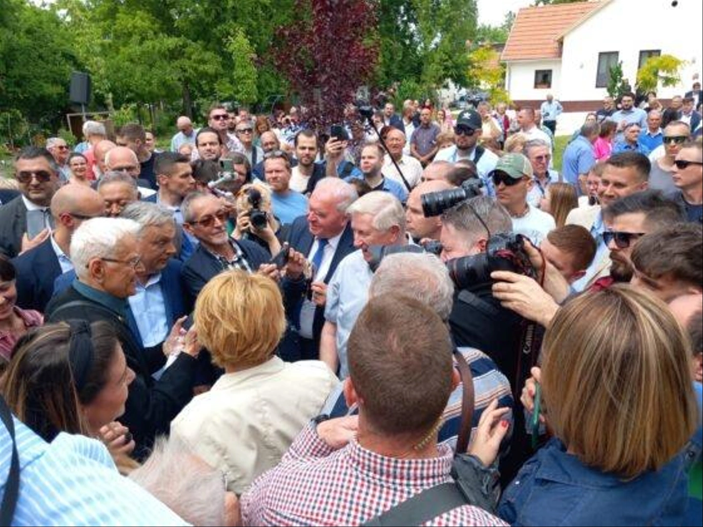 Orban-Viktor-Hunyadivaros-322-560x420.jpg