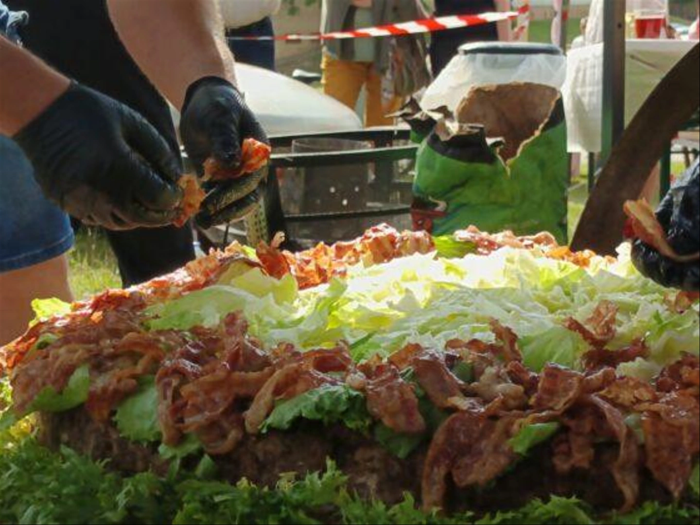 orias-hamburger-15-560x420.jpg