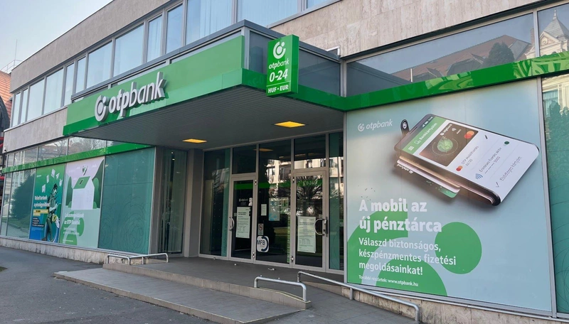 Illusztráció – Az OTP Bank Nyrt. egyik pécsi fiókja és a regionális igazgatóság székhelye – Fotó: Babos Attila/Szabad Pécs