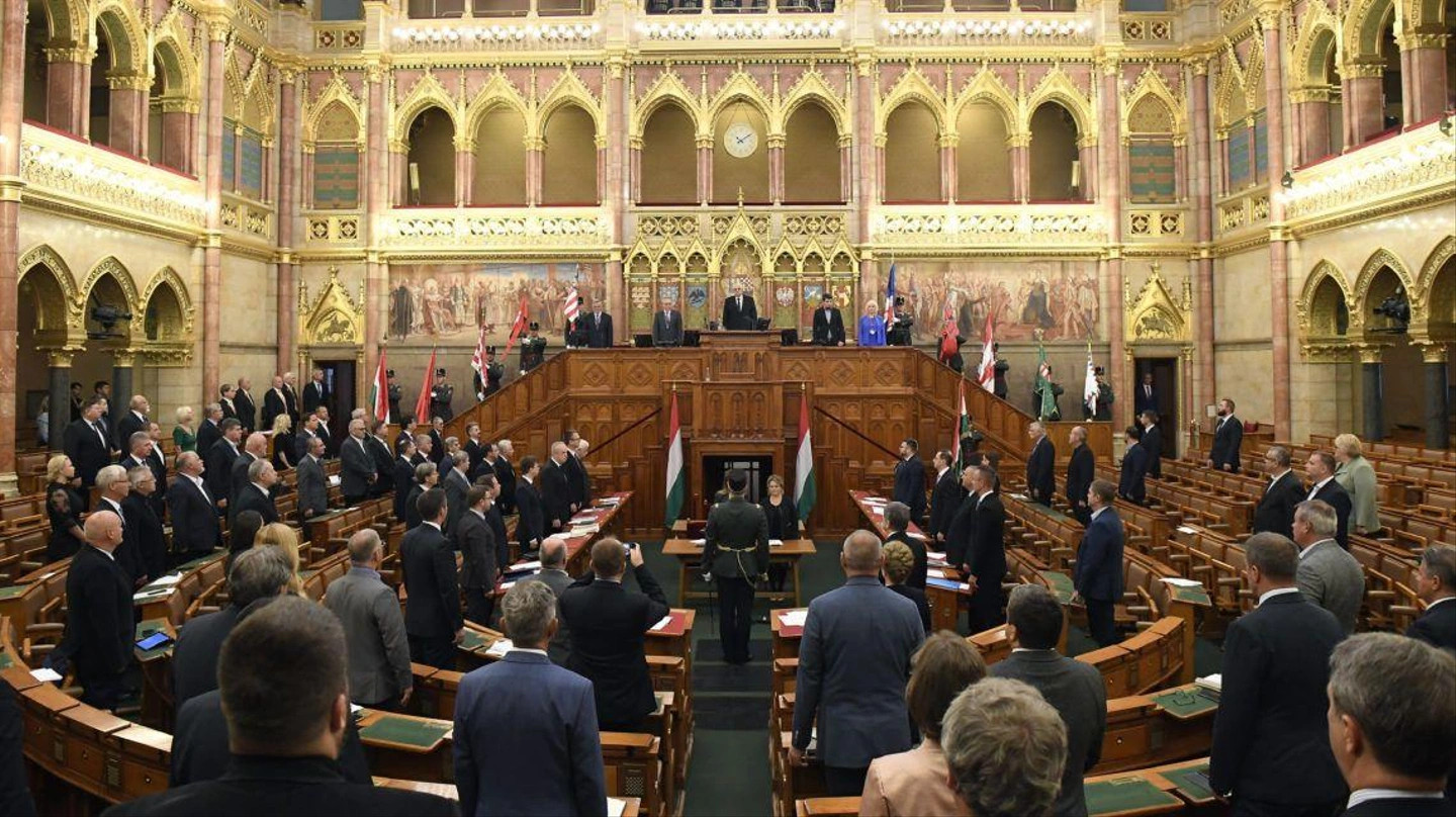 Parlament.jpg