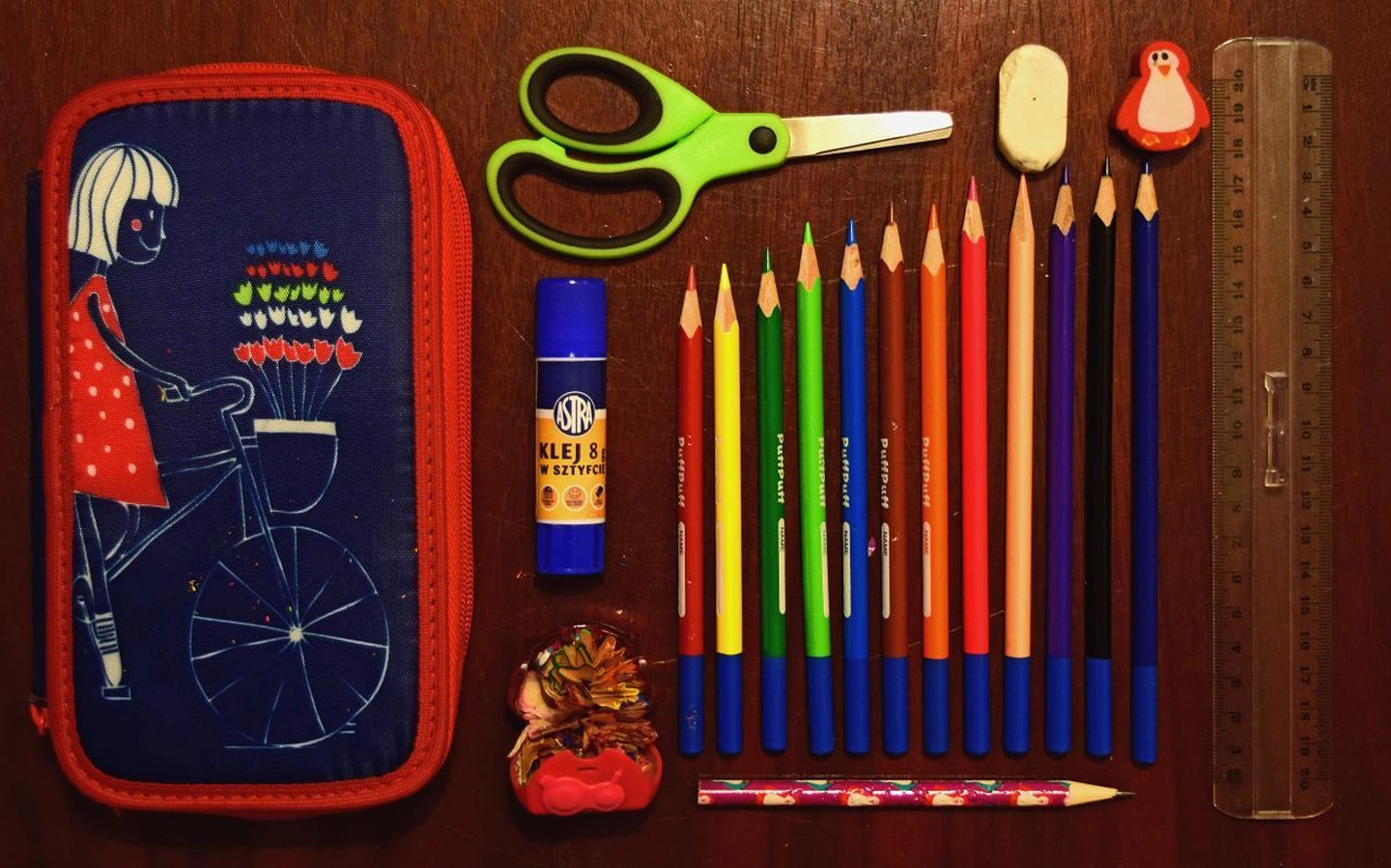 pencil-case-932143_1280.jpg