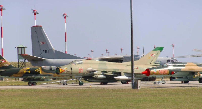 An-26-os, L-29-es és Sz-22-es