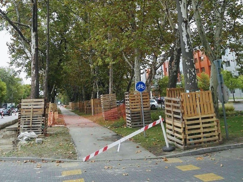 A Sheraton hotel előtti szakasz a munkálatok kezdetén… / Fotó: B. Kis János, Zöld Küldetés Facebook-csoport