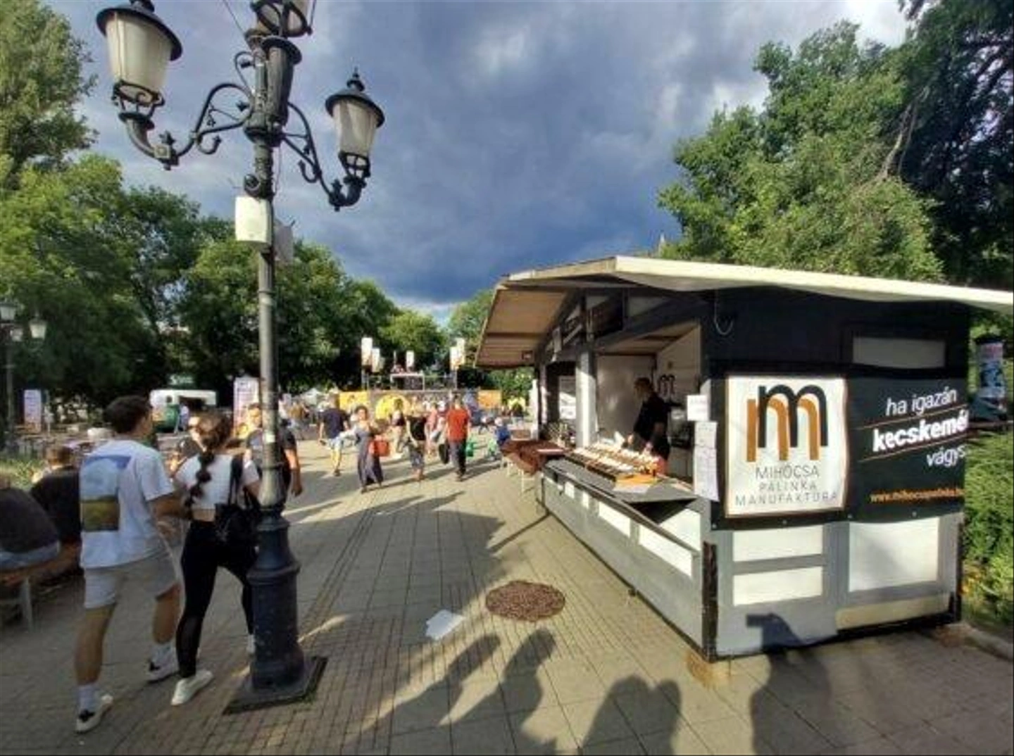 street-food-street-art-17-563x420.jpg