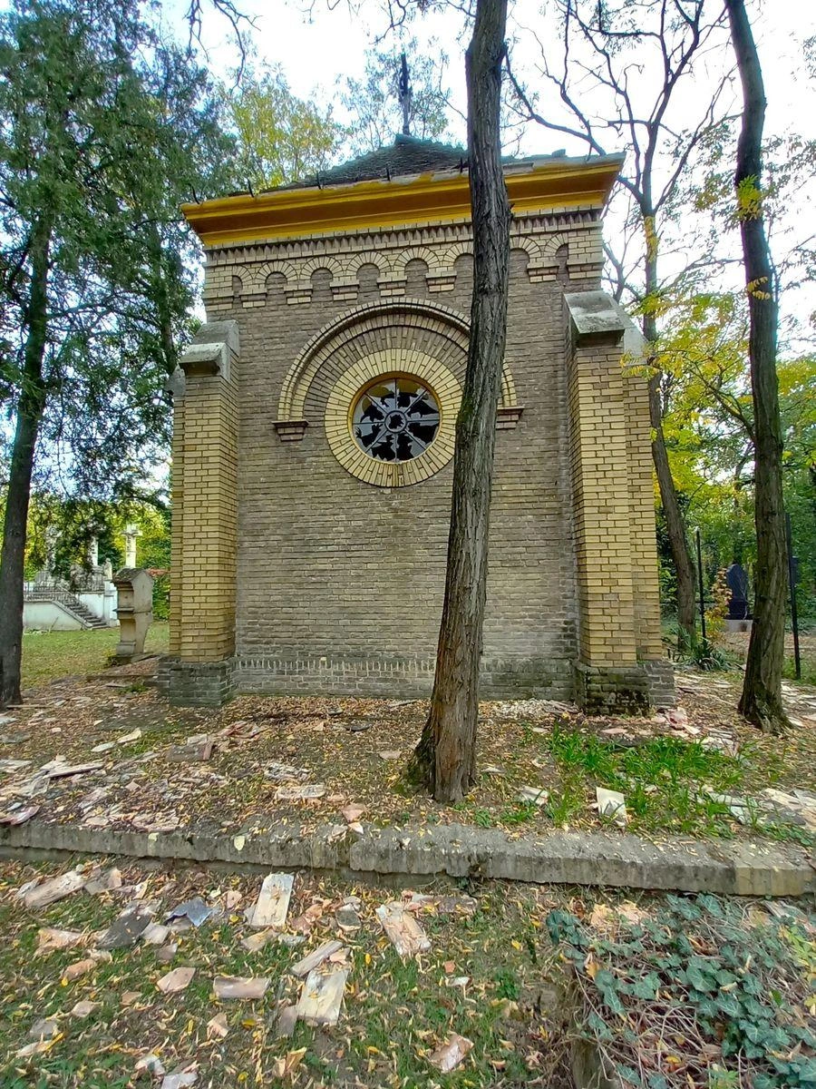 Szentharomsag-temeto-5-315x420.jpg