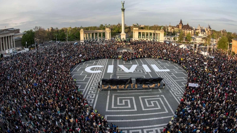 t%C3%BCntet%C3%A9s-civil.jpg