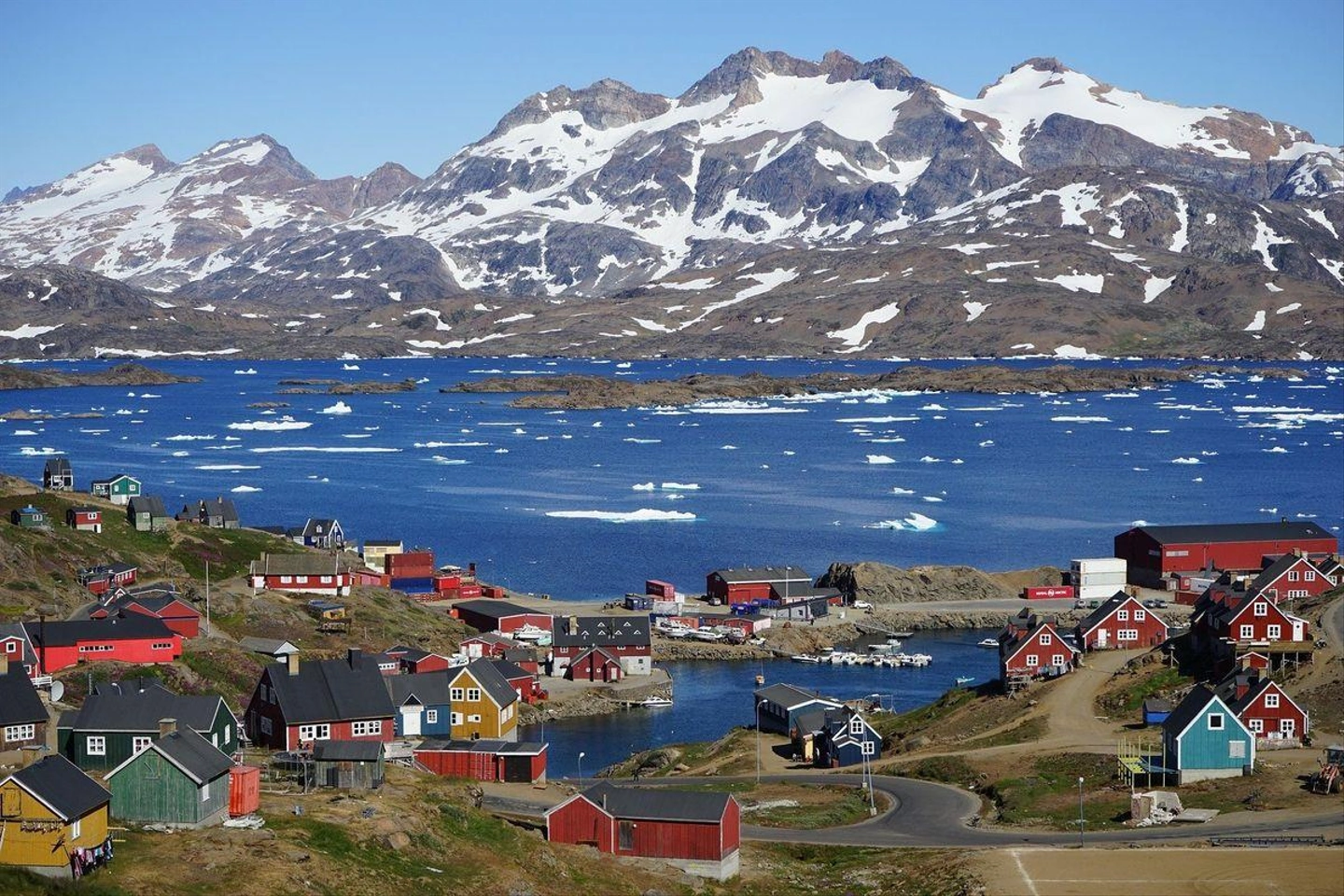 tasiilaq-892503_1920.jpg