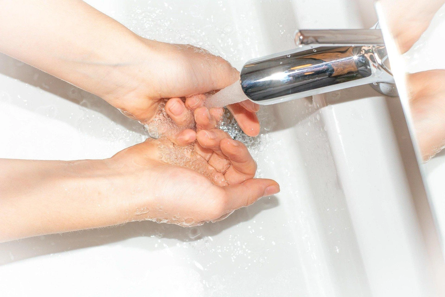 wash-your-hands-5269980_1920.jpg