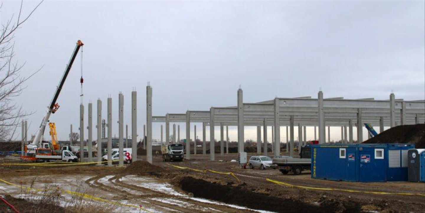 ZF-epitkezes-21-839x420.jpg