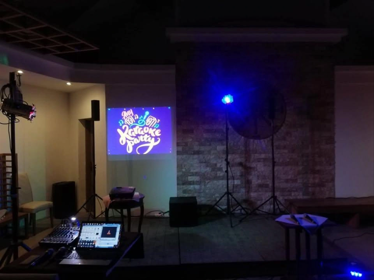 Anykaraoke a Trabantban! 🎤😊