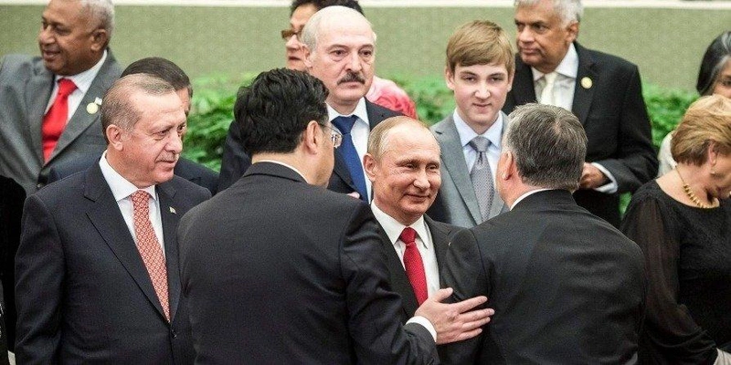 Orbán Viktor kínai látogatásán Vlagyimir Putyin orosz, Erdogan török és Lukasenko fehérorosz elnökkel is találkozott 2017-ben / Fotó: mandiner.hu