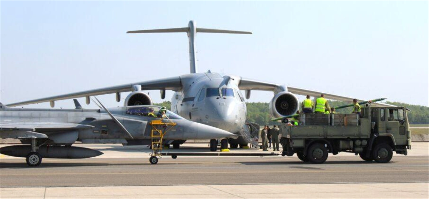 Embraer-KC-390-24-905x420.jpg