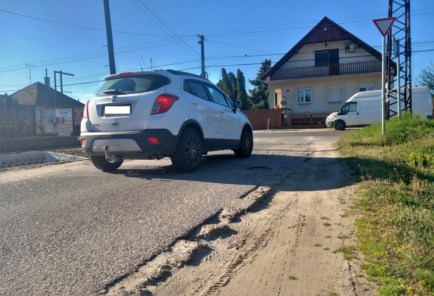 Hetenyegyhaza-Helikon-utca-13.jpg