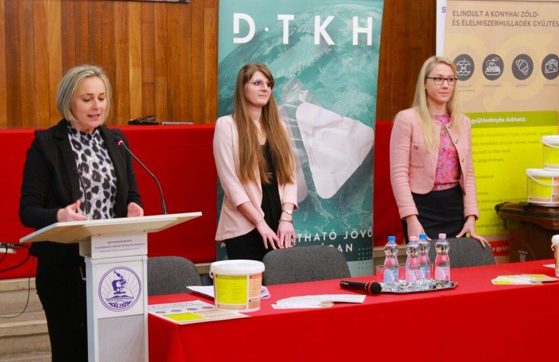 Varga Katalin, Tóth Eliza és Borsfay-Horváth Judit