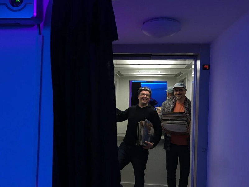 Szilágyi Áron és Bordás Balázs a Kulissza liftjében