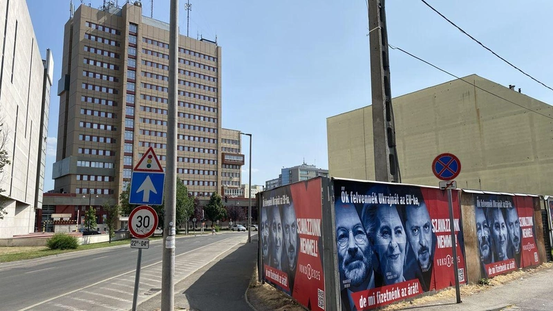 Háttérben a Kormányhivatal Kecskeméten / Fotó: KecsUP Hírek
