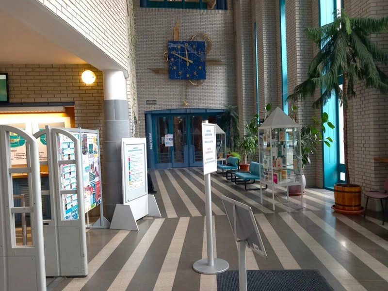 A könyvtár előtere / Fotó: Hraskó István