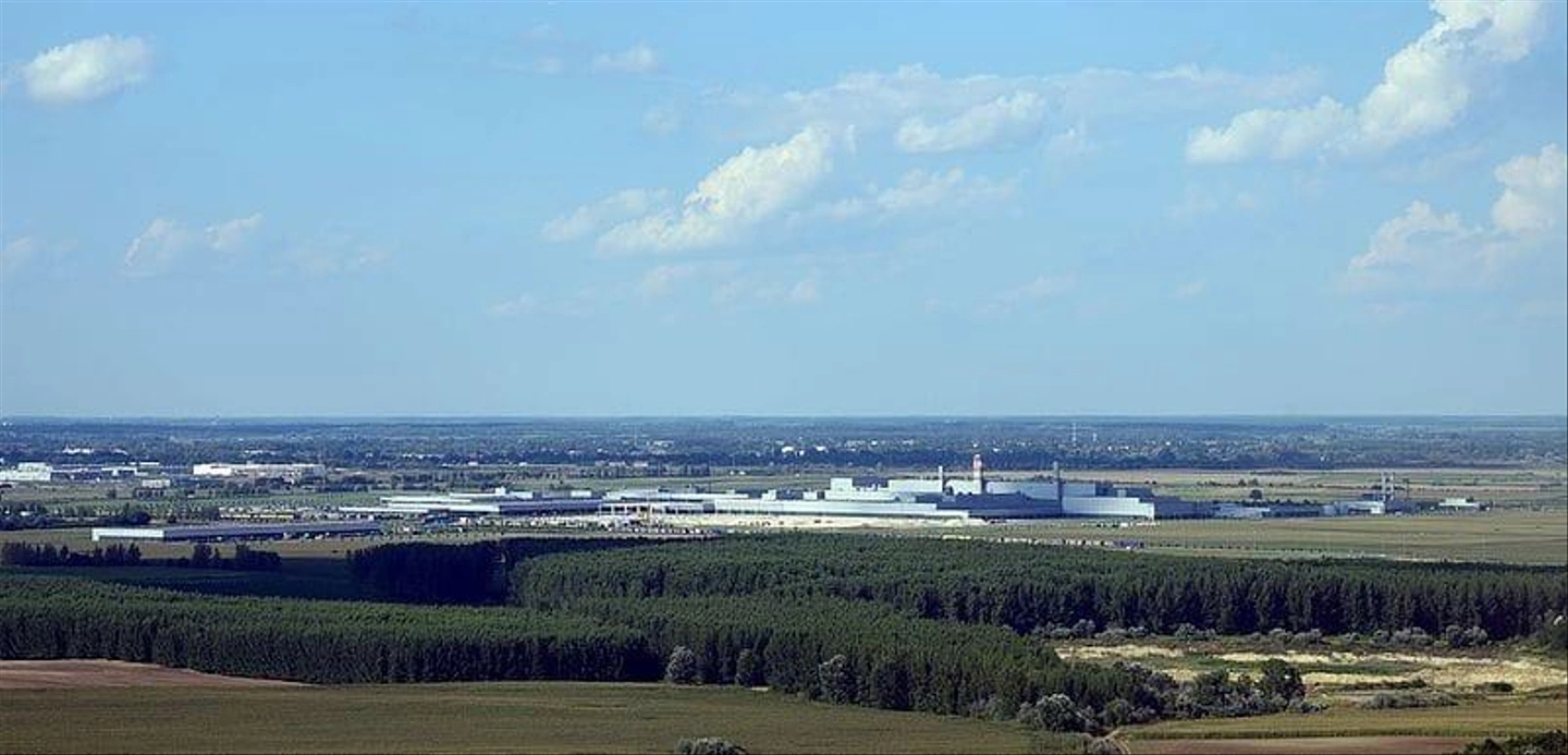 Mercedes_benz_manufacturing_hungary_kft.jpg