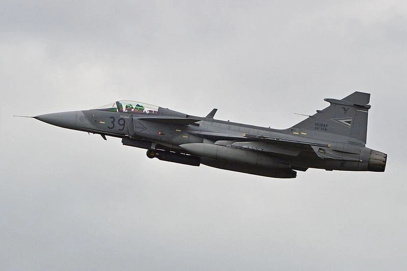 Saab_JAS39C_Gripen_39_14752142435.jpg