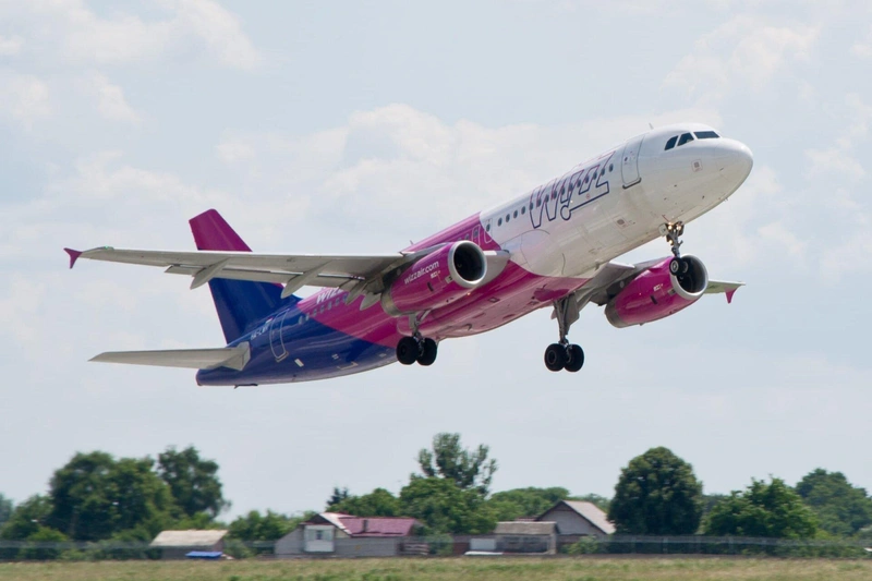 Wizz_air_new_livery_aircraft-1920x1279.jpg
