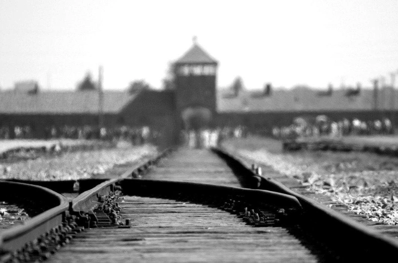 auschwitz.jpg