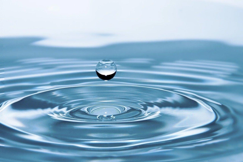 drop-of-water-g06276f678_1280.jpg