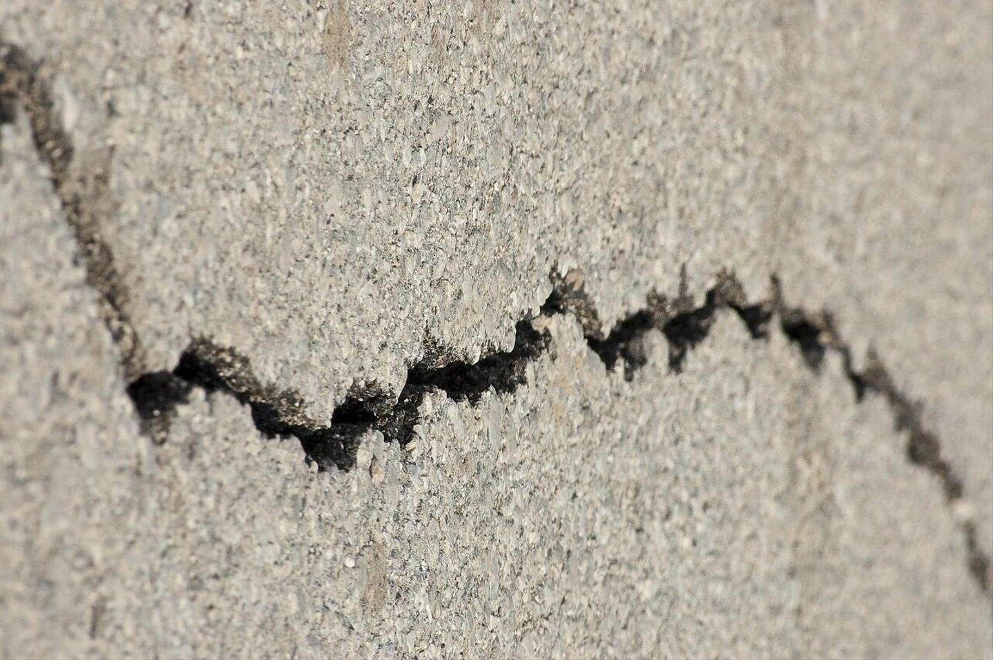 earthquake-1665892_1280-rotated.jpg