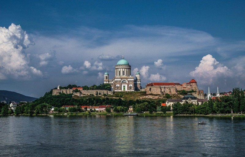 esztergom-890801_1280.jpg