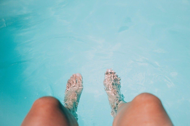feet-g2d868891b_1280.jpg