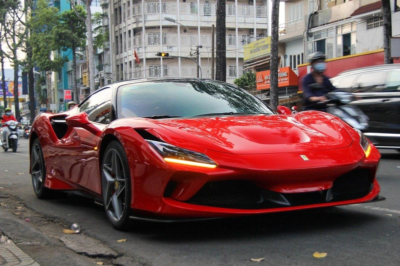 ferrari-5922873_1280.jpg