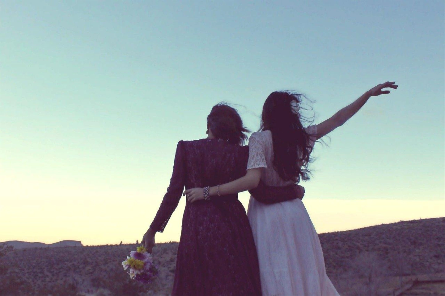girlfriends-338449_1280.jpg