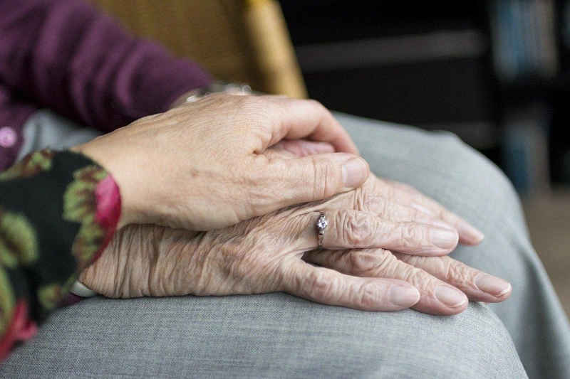 hands-gc4911b0d7_1280.jpg
