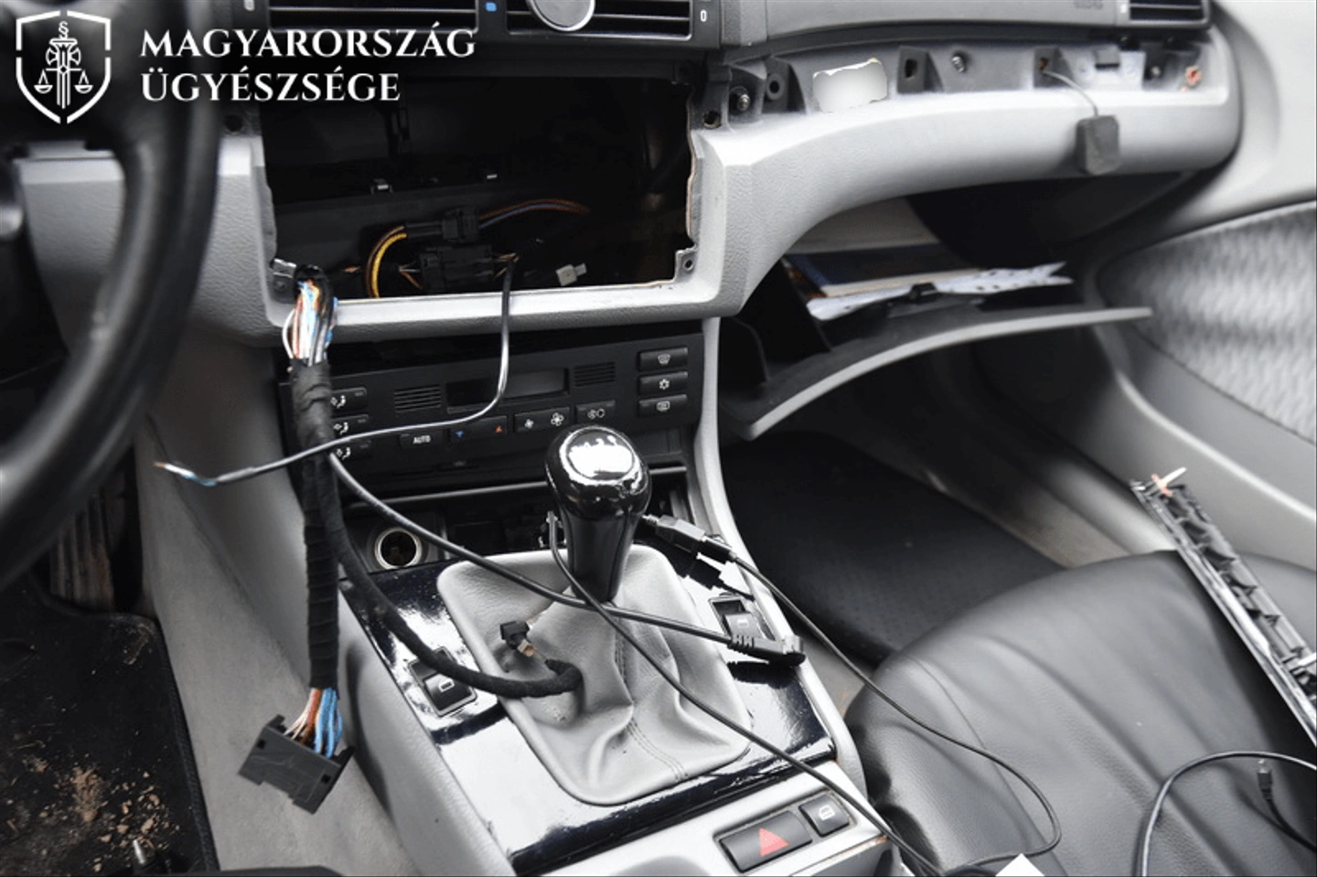 hianyzo-autosradio.png
