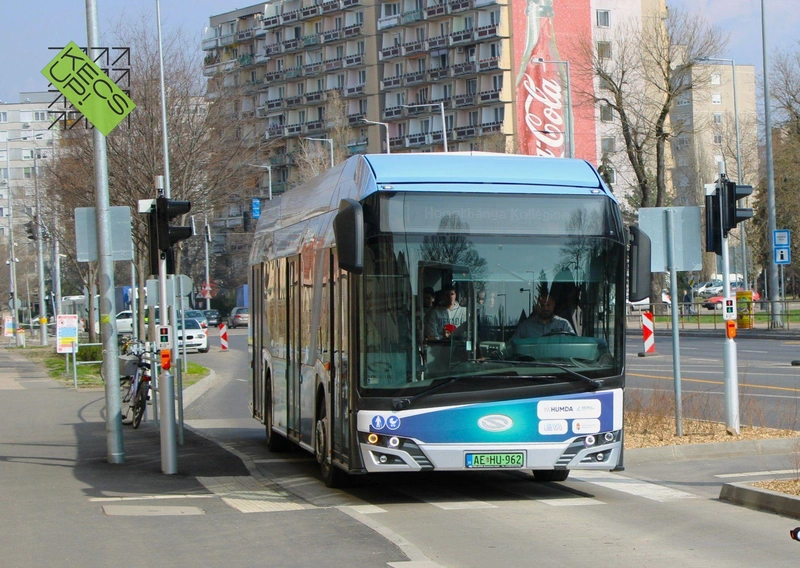 A Solaris hidrogén-üzemanyagcellás autóbusza tesztelésen Kecskeméten, 2024 márciusában / Fotó: Hraskó István