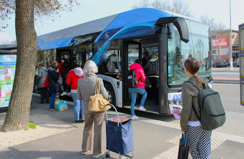 hidrogenbusz-4-2-1920x1258.jpg