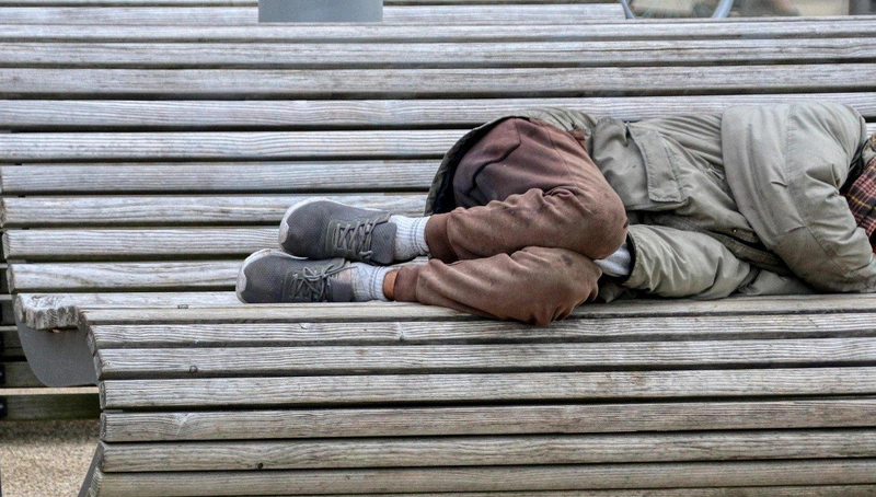 homeless-5283148_1920-1.jpg