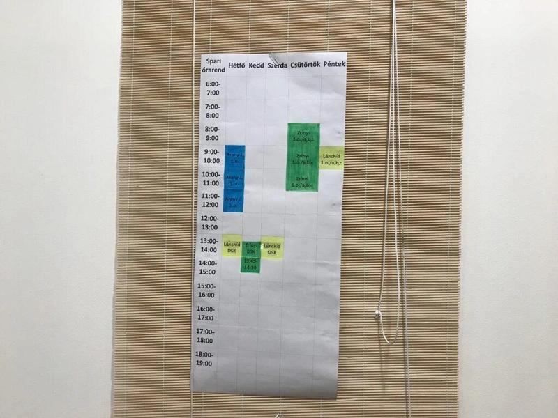 Napközben a helyi iskolákban tartanak edzéseket