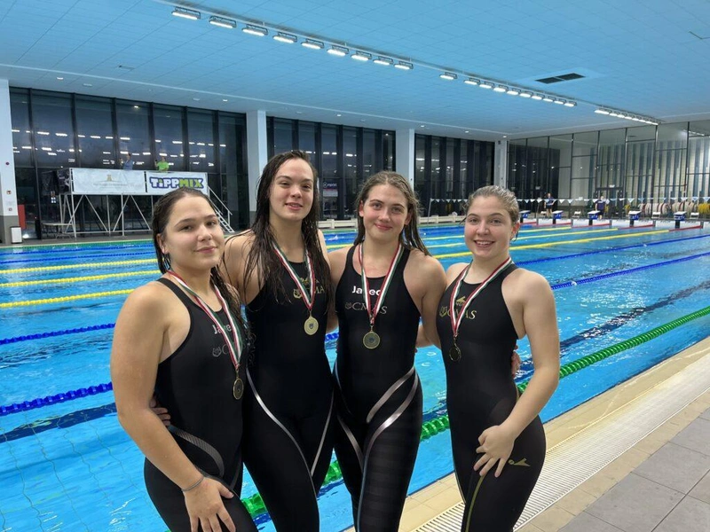 A 4×200 m felszíni úszás váltó országos bajnoka a Szili Nóra, Blaszák Lilla, Szabó Száva Hargita és Szili Ágnes alkotta csapat