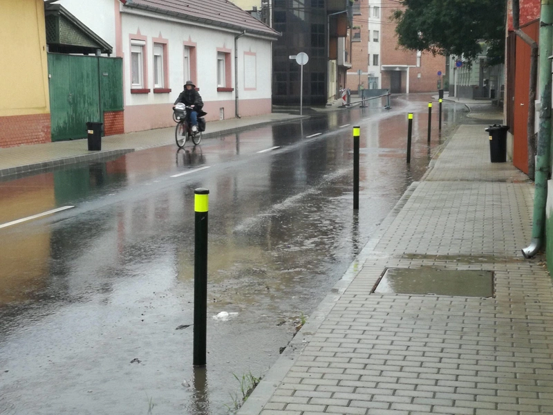 A kerékpárosok nem bánnák, ha itt külön sávot létesítenének számukra / Fotó: kecsup.hu