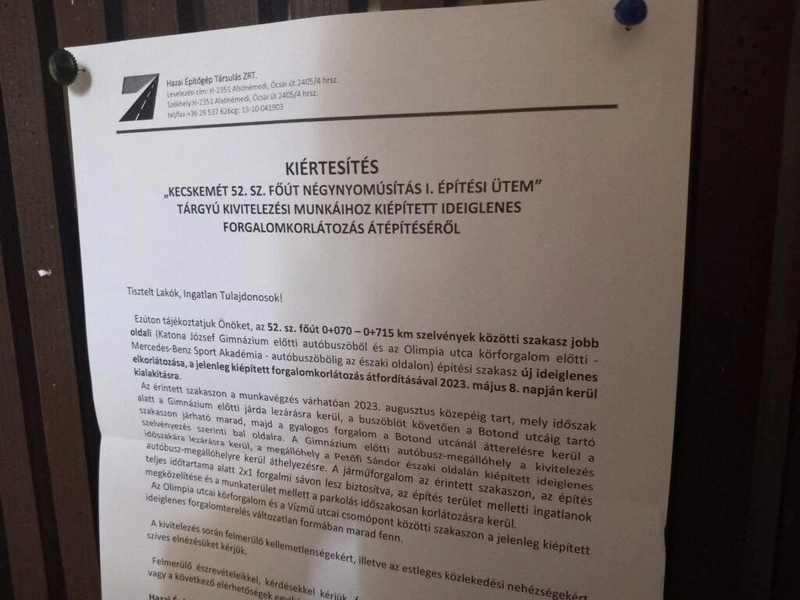 Ilyen értesítést kaptak a Dózsa György úti társasházak / Fotó: Hraskó István