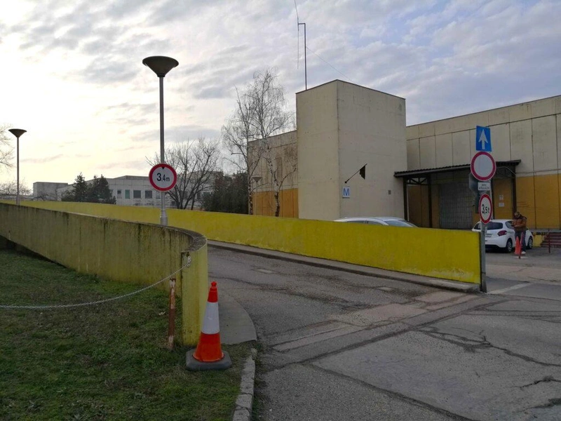 A mentőfeljáró jelenleg / Fotó: KecsUP Hírek