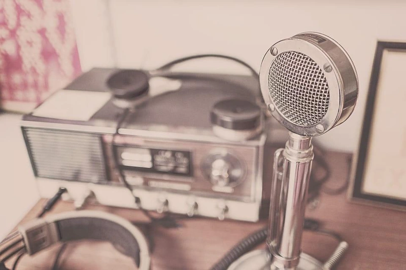 microphone-2627991_960_720.jpg