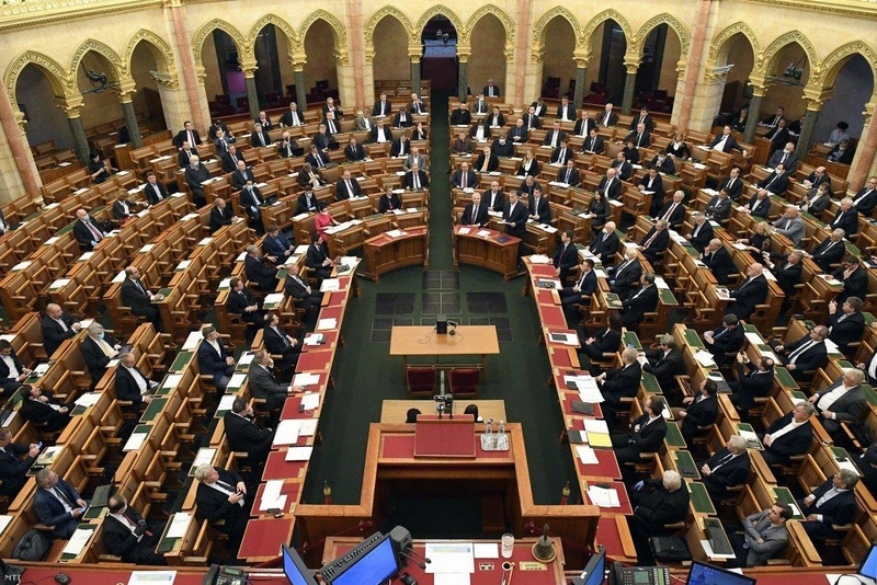 parlament.jpg