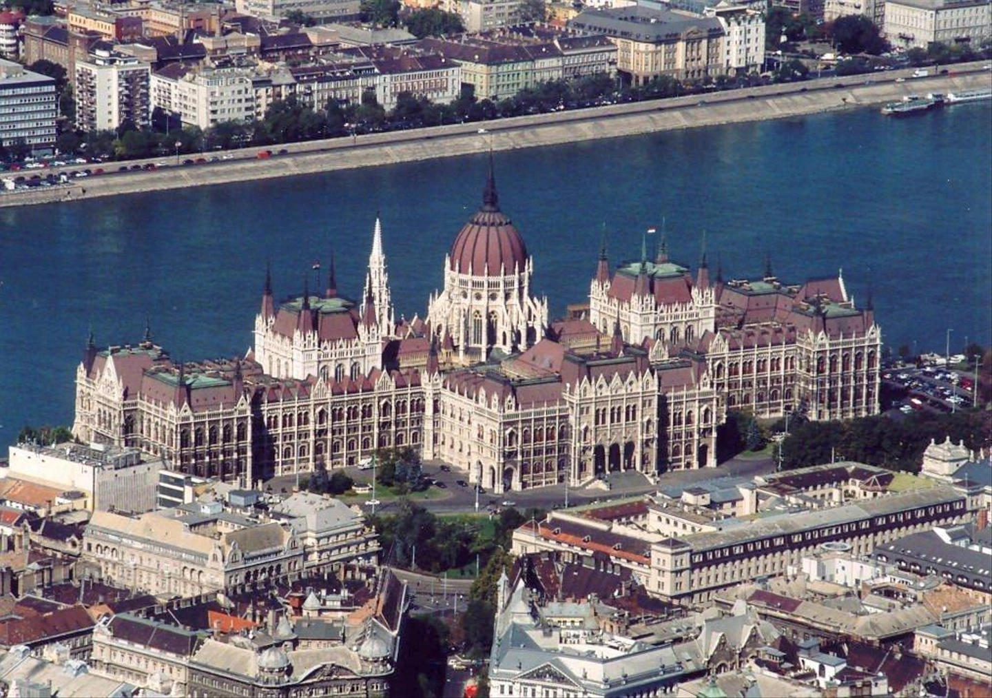 parlament5.jpg