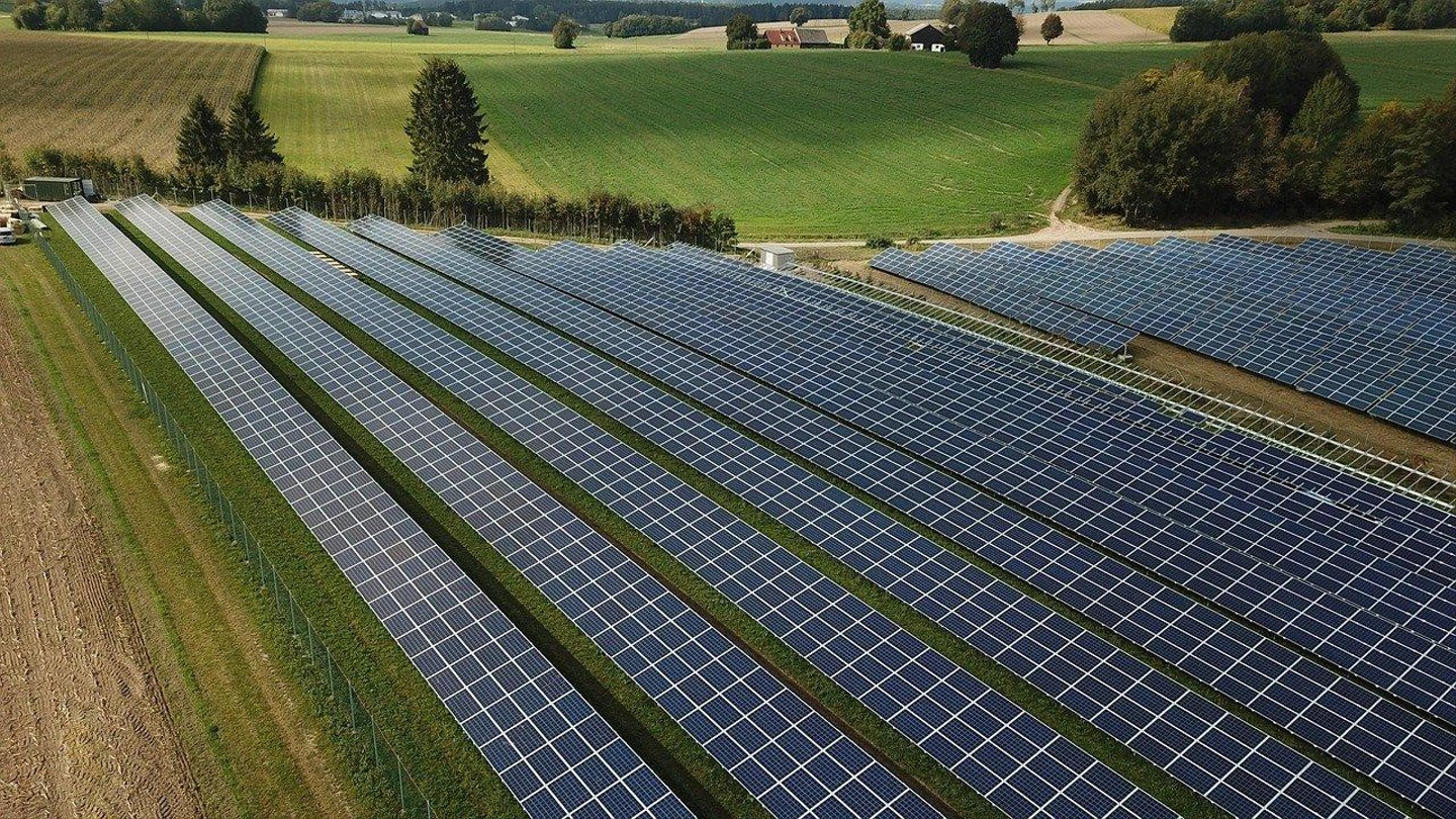 photovoltaic-4525178_1280.jpg
