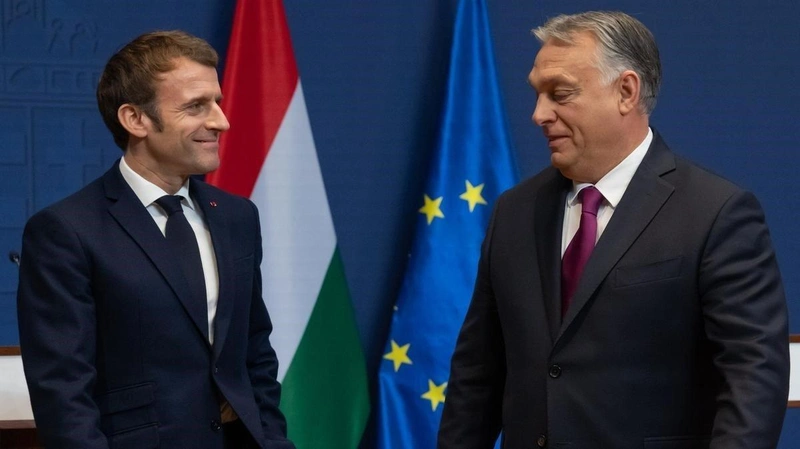 Emmanuel Macron és Orbán Viktor / Forrás: AFP