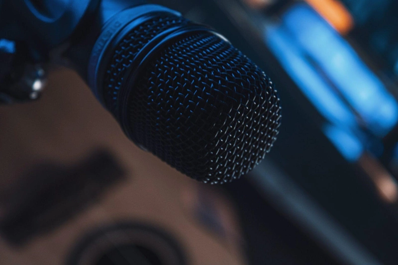 radio-scaled-1920x1280.jpg