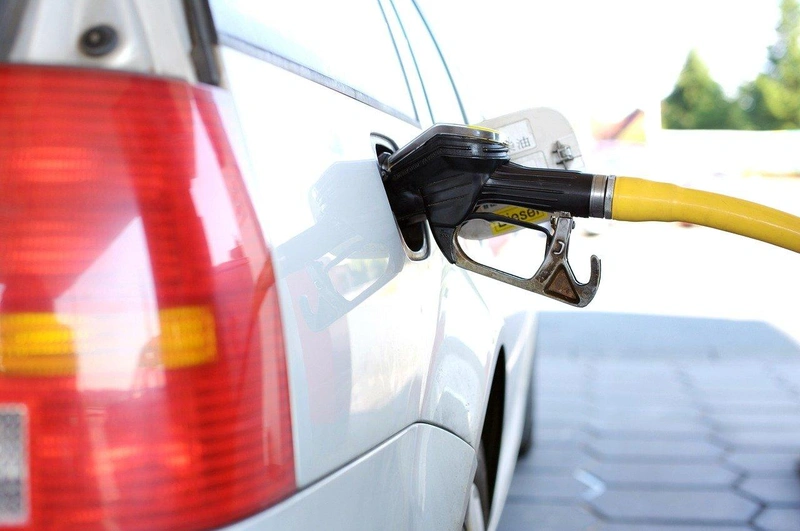 refuel-ga2408618b_1280.jpg