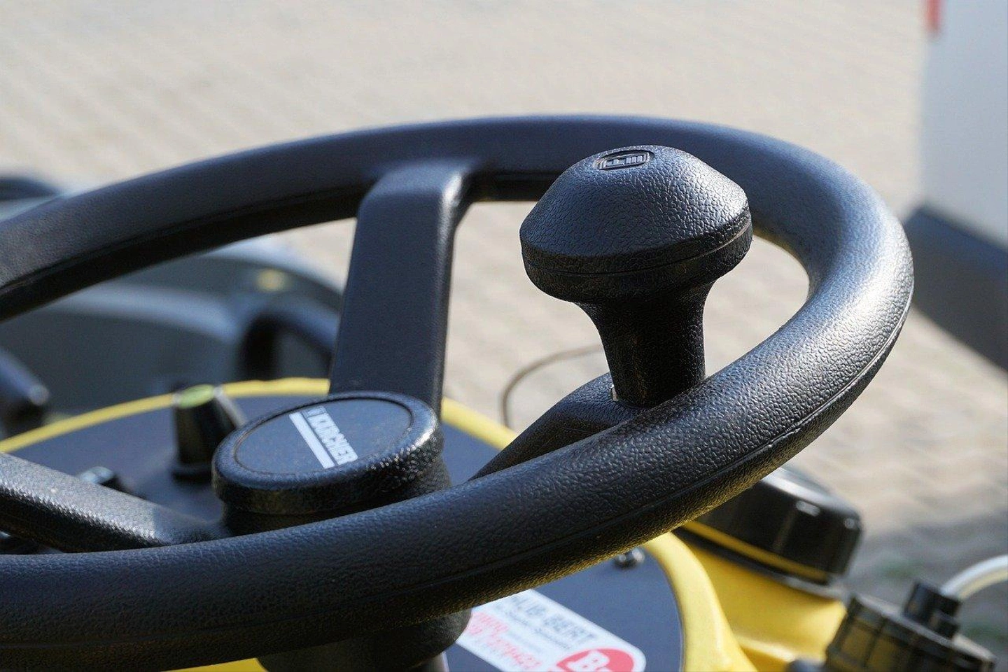 steering-wheel-1753132_1280.jpg