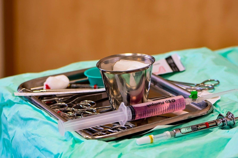 surgery-4607282_1280.jpg